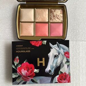 Hourglass Horse Ambient Lighting Edit Palette NWT LE
